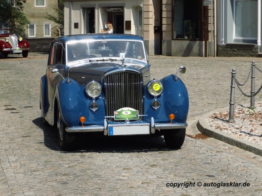 Bentley Saloon Sport Vorderansicht