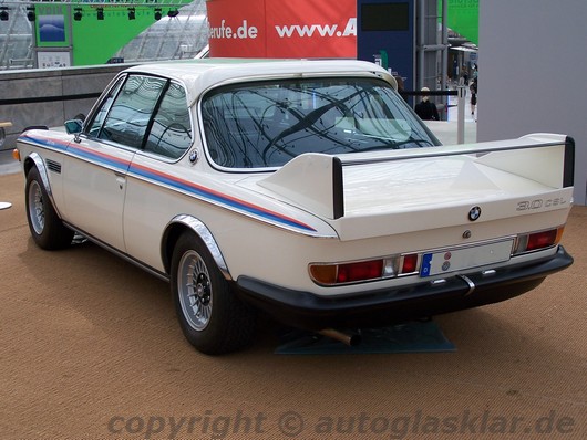 Heckansicht des Batmobil BMW CSL