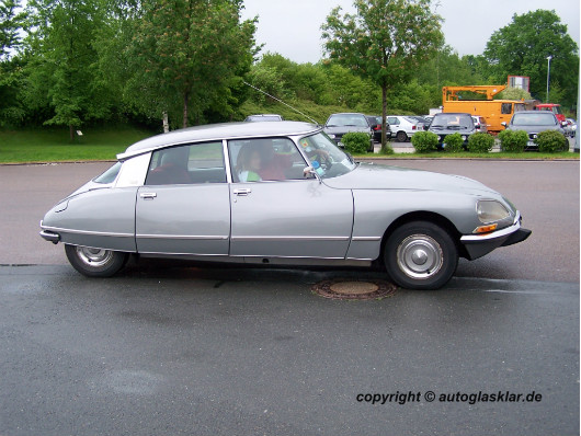 Seitenansicht Citroën DS 23 Pallas