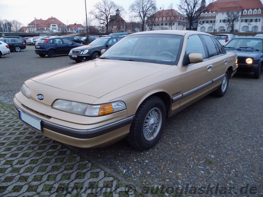 Ford Crown Victoria