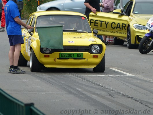 Ein Ford Hundeknochen von 1973 am Start