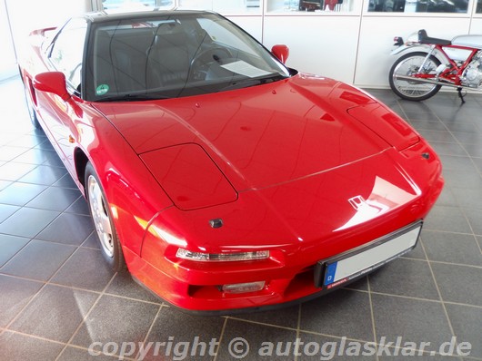 Honda NSX Sportwagen mit Klappscheinwerfern