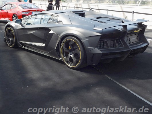 Seitenansicht Mansory Carbonado