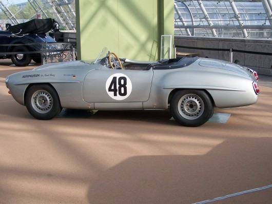 Mercedes 190 SLR in der Seitenansicht