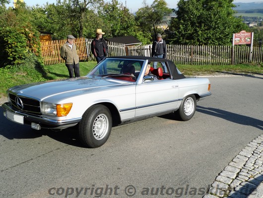 Mercedes 350SL Anfahrt auf Augustusburg