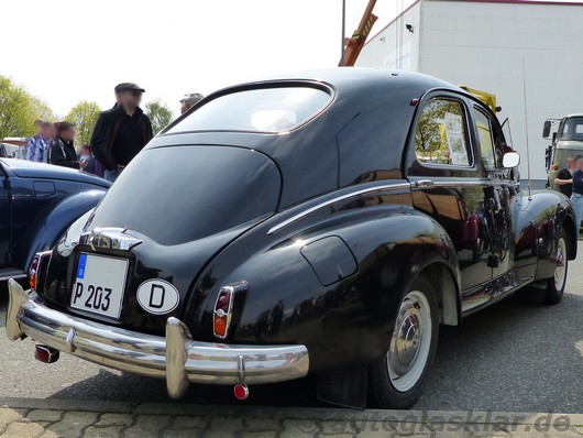 Peugeot 203 Heckansicht rechts