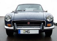 Der MG B GT in der Frontansicht