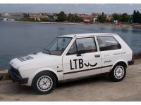 Der Yugo Koral 55 in der Seitenansicht